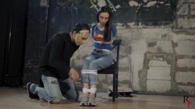 Delivery Girl - upornia.com