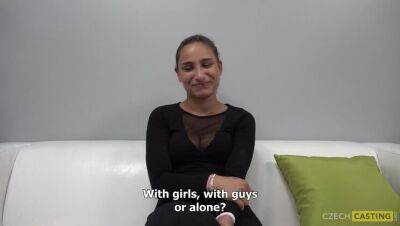 Brunette Anna - porntry.com