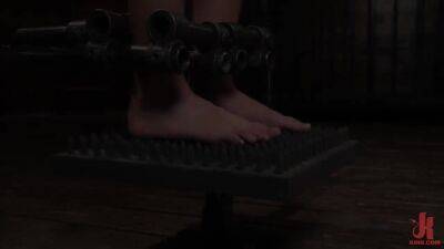 Maya - Maya Gets Pleasured By Sex Machines - upornia.com