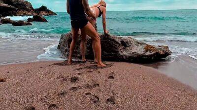 Sex On The Beach! Rolling And Taking Cum In Pussy - upornia.com