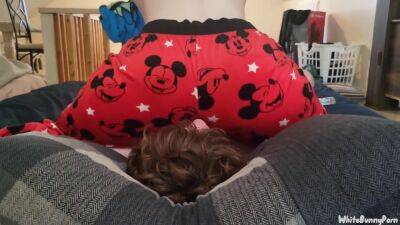 Facesitting My Fiance In Sweatpants Until He - hclips.com