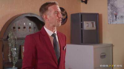 Clea Gaultier - Clea Gaultier In No-tell Motel Part 2 - upornia.com