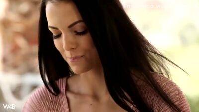 Sapphira - Delicious Tzatzik - upornia.com