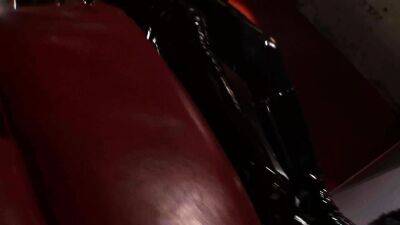 Latex Black Suit Babe Get Fuck - drtuber.com