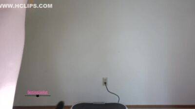 Jiggling On A Vibration Platform - hclips.com