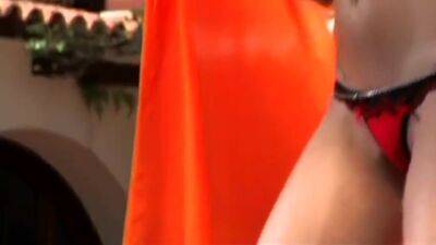 Ellen Enjoys A Tropical Climate And A Big Black Cock - upornia.com