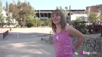 Maria Abril - hclips.com