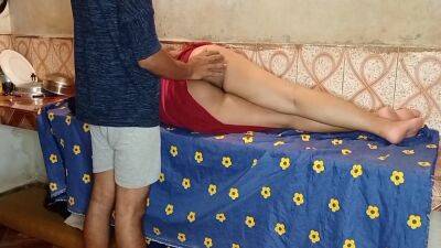 Wife Ke Sone Ke Baad Kitchen Me Nokrani Ki Chudayi Kiya - Queenrima - hclips.com