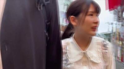 ぷっくり乳首に手頃な色白おっぱいが堪らないスケベボディの素人女子 - txxx.com - Japan