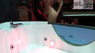 Hot Jacuzzi Solo With A Big Dildo - hclips.com