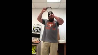 His Dick - Muscle man showing his dick - icpvid.com