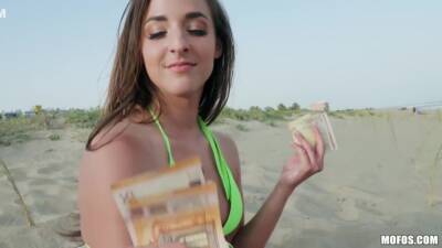 Erik Everhard In Beach Ass Babe 2 - hclips.com