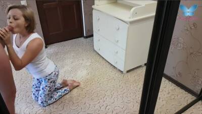 Yasmibutt покрутила задом и отсосала хуй получив полный рот свежей спермы - porntry.com - Russia