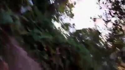 Sucking in the park - icpvid.com