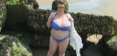 Gush bustybritain.14.07.09.toni.leanne - theyarehuge.com