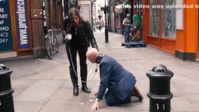 Evilyne Public - upornia.com