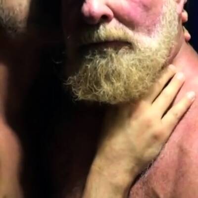 He resists being kissed....a bit - icpvid.com