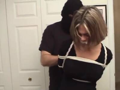 No Escape - upornia.com