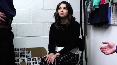 Young officer virgins score with a thief - icpvid.com