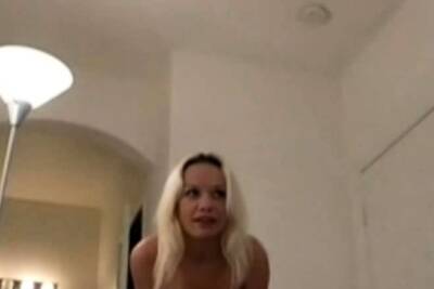 She Blows The Cock Very Hard And Deep - nvdvid.com