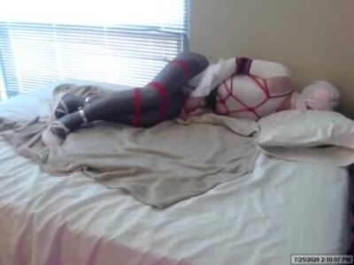 Cd In Selfbondage Finds A Hitachi Wand - upornia.com