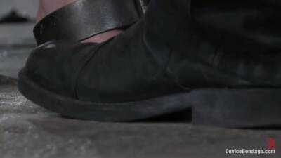 Delilah Strong And Alexa Von In Submits With - txxx.com