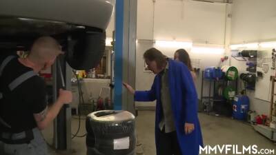 Tattooed Cutie Elise Gets Arse Fucked In The Garage - upornia.com