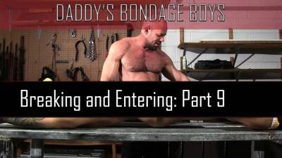 Officer Matt shoves a toy deep in Draven's ass - icpvid.com