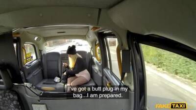 Hot blonde loves to give rimjobs - porntry.com