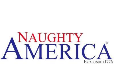 Stripper loves sucking married cock in champagne room - icpvid.com