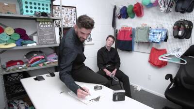 LP officer spending a boring day on a big cock at work - icpvid.com