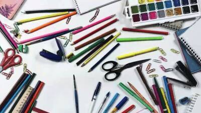 Sexy home visit from your slutty schoolgirl Isabella De Laa - nvdvid.com