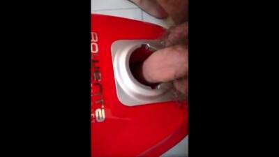 The vacuum cleaner hole and cumshot inside - icpvid.com