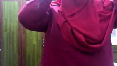 Malay MILF just got home - icpvid.com - India