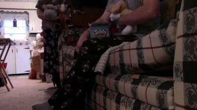 An Unexpected Delivery (featuring Hailey Hippo, Jolene Giraffe, & Mr. Socks) - upornia.com