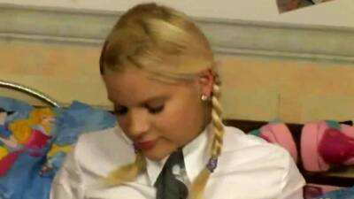 Sexy teen masturbates - icpvid.com