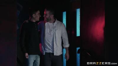 Kiki Minaj - Emma Butt - Fucking The First Timer - porntry.com