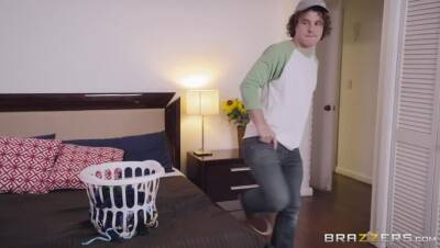 Krissy Lynn - Robby Echo - Back To School Banging - porntry.com - Usa