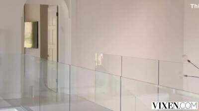 Gorgeous Rich Girl Seduces Her Bodyguard 13 Min - upornia.com