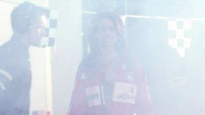 Nascar racer babe reveals her big boobs - icpvid.com