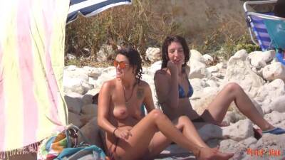 Wet and dry - BeachJerk - hclips.com