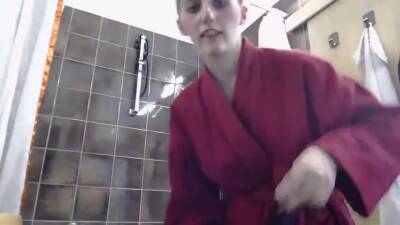 Cam Model - Showering Live - hclips.com