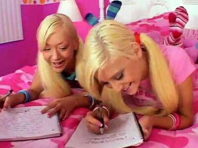 Blonde petite lesbians - icpvid.com