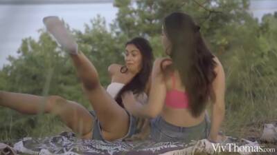 Lovely View - Hayli Sanders And Foxy Alissa - upornia.com