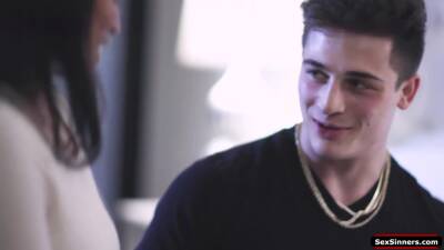 Ebony blindfolds guy so bff can suck him - fetishpapa.com