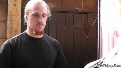 First date sex with sexy chubby blonde - sexu.com