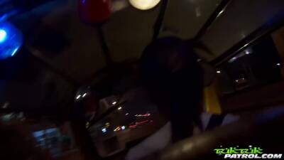 Tuktuk - Kume - upornia.com