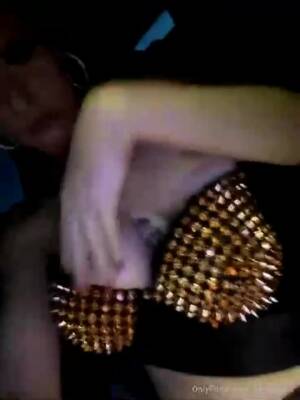 Kleopwtrx Bating In Car - hclips.com