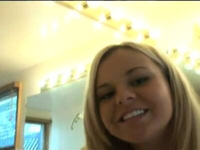 Stunning Bree Olson reveals her succulent round tits - icpvid.com