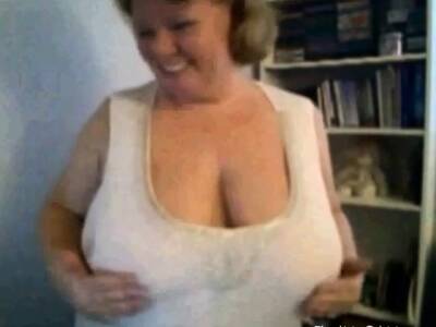 Mature Nancy playing with her boobs on webcam - icpvid.com
